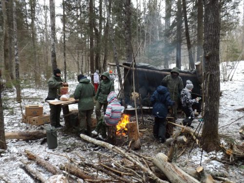Söögi valmistamine laagriplatsil